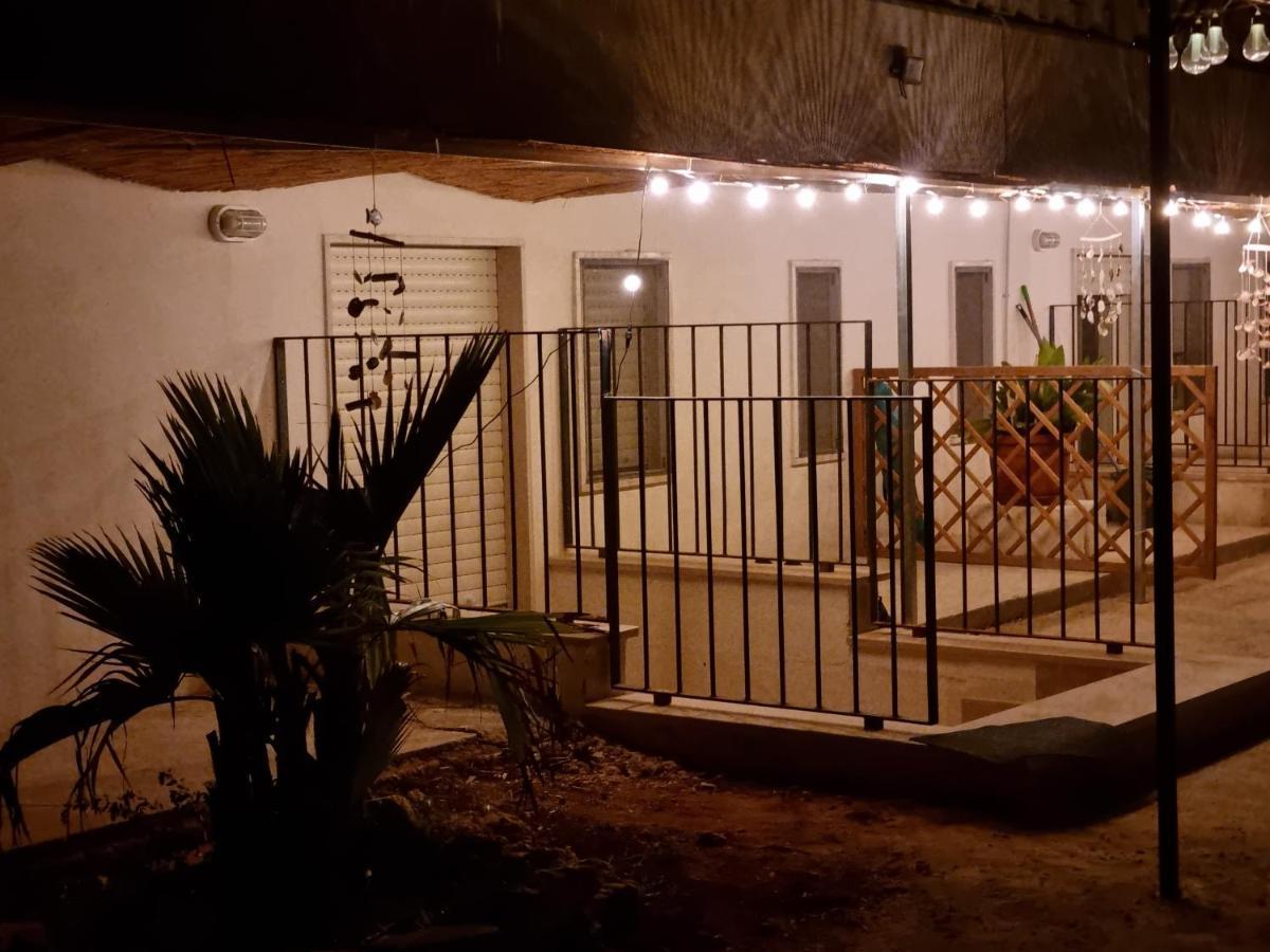 Le Case Di Pat - Palms Home San Pietro in Bevagna Luaran gambar